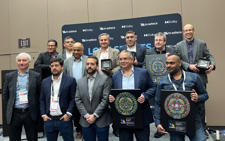 Los reconocimientos mutuos del equipo de TV Azteca de Pedro Carmona y Dolby