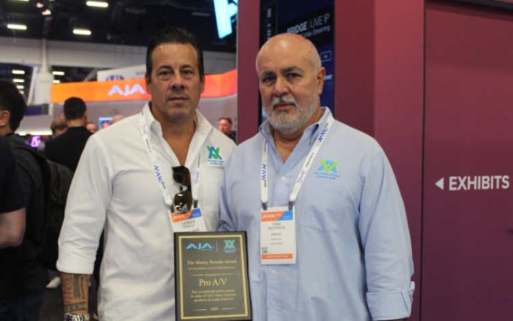 Hernan Feuillet junto a Tony Seicentos