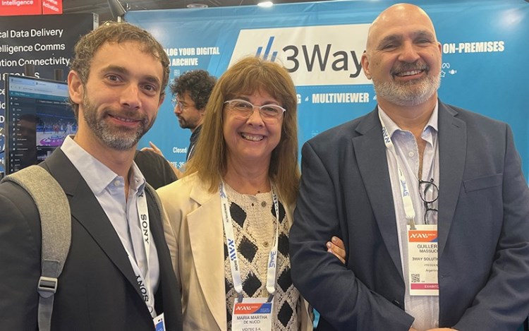 Agustín Martínez, María Martha Denucci de Viditec y Guillermo Massucco de 3Way en NAB 26