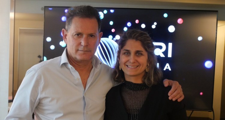 Nadav Palti, CEO; Maria Campi, directora de ventas.
