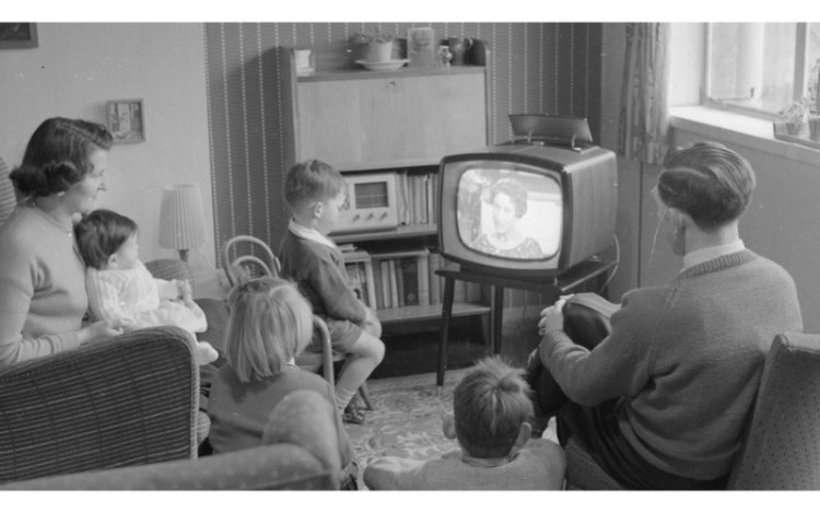 TV, radio, diarios: el futuro de los medios 'lineales' 