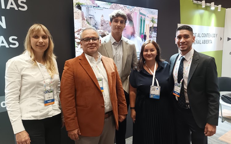 1- Ágata Geng de RT, Sergio Restrepo Valderrama de Expocomutv; Maksim Butnik, Tatiana Vasileva y Andrés Fernández Sánchez de RT