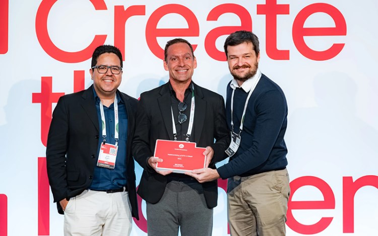 Equipo de Globo, premiado por su implementación en DTV+ en "Content Everywhere"